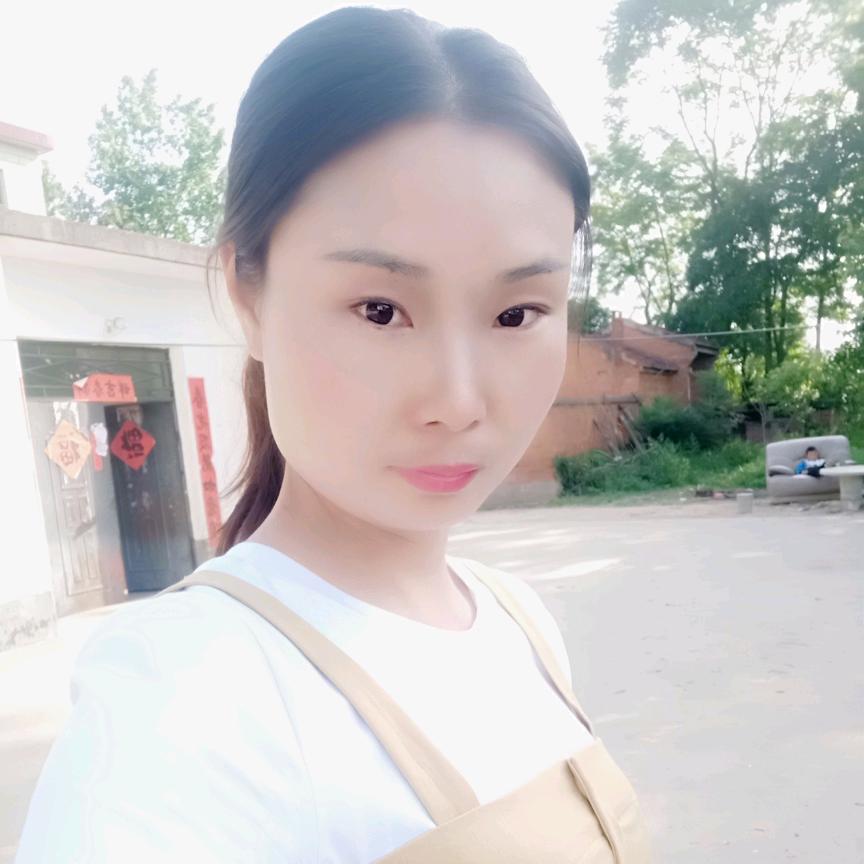 (*˘︶˘*)偏爱晚风.。.:*♡