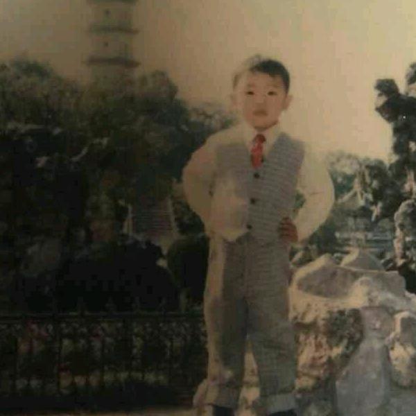 帅气儿子和漂亮妈妈