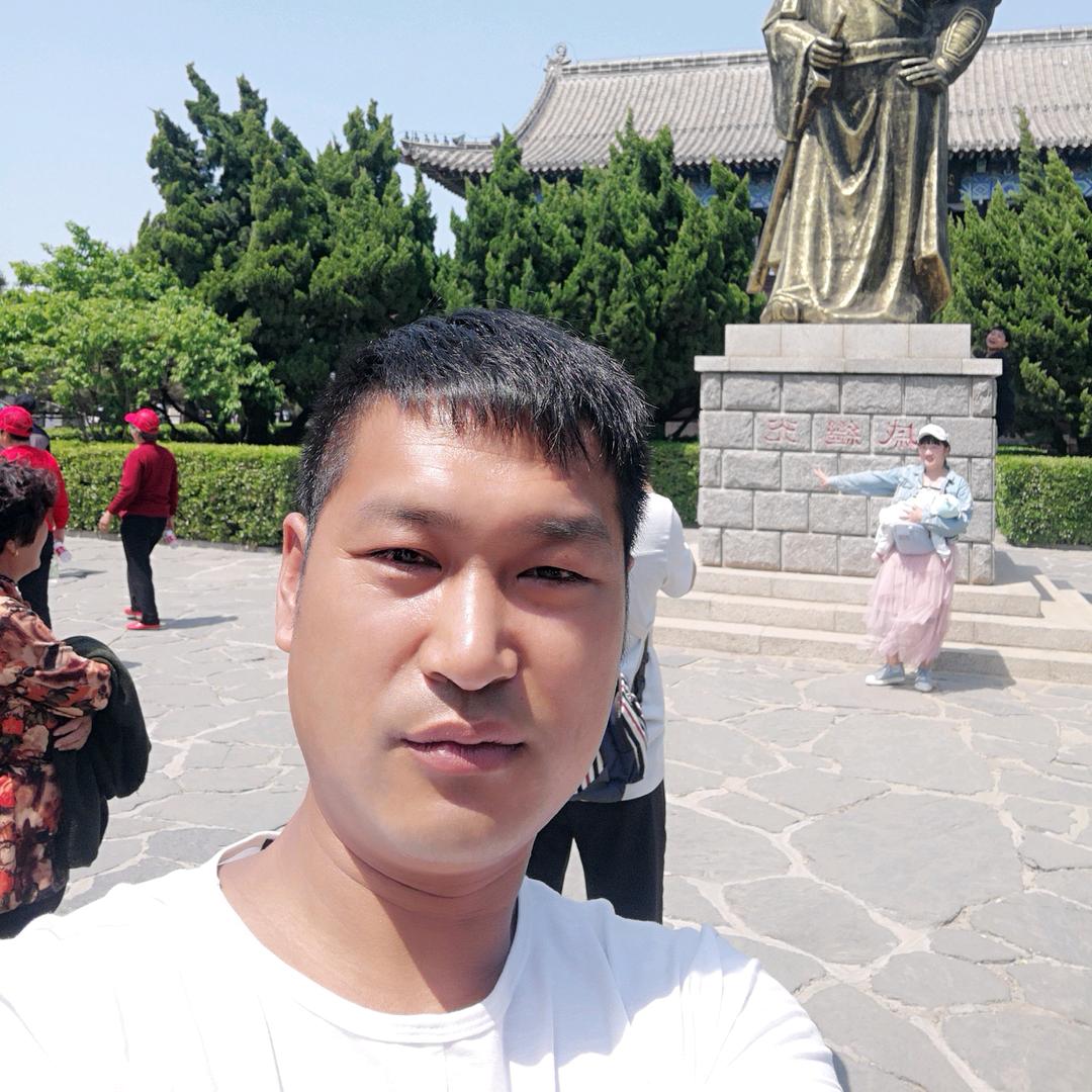 塑胶草坪杨秉运