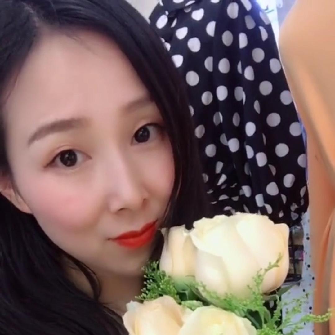 郑州银基茹依娜女装批发