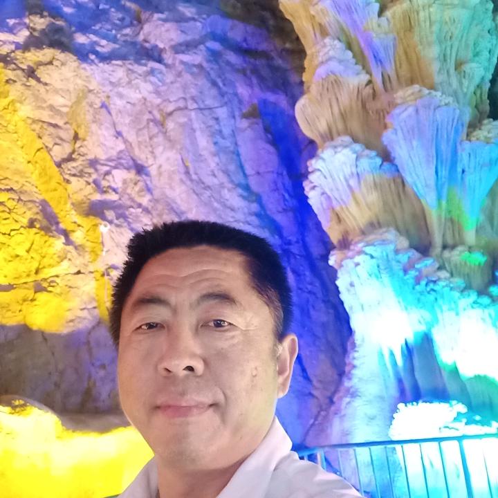 丁哥AAA趵突泉白酒