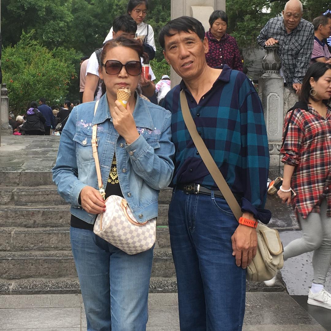 守护英的酒哥