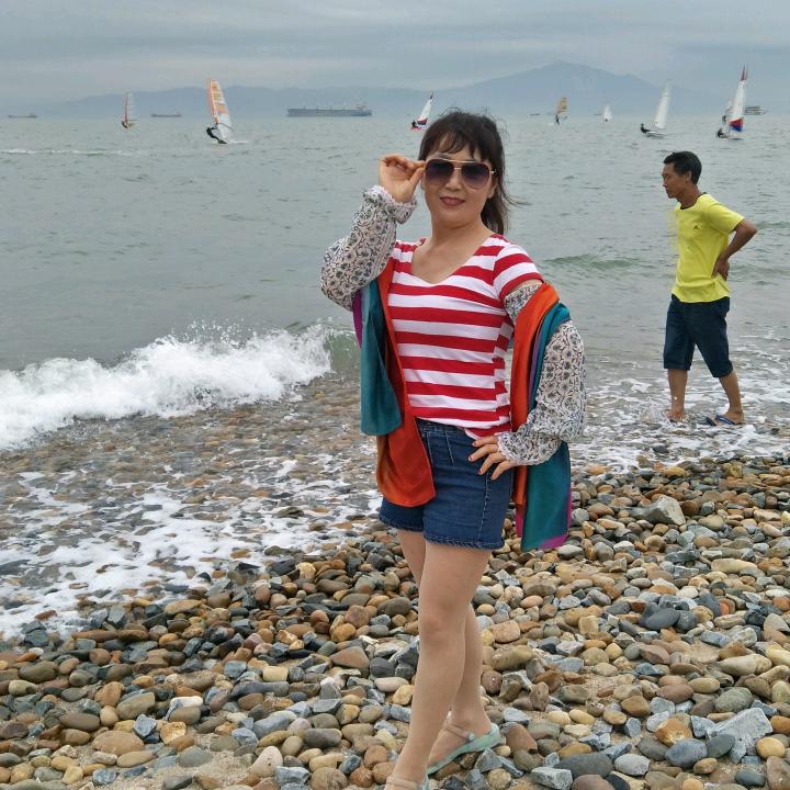 阳光明媚