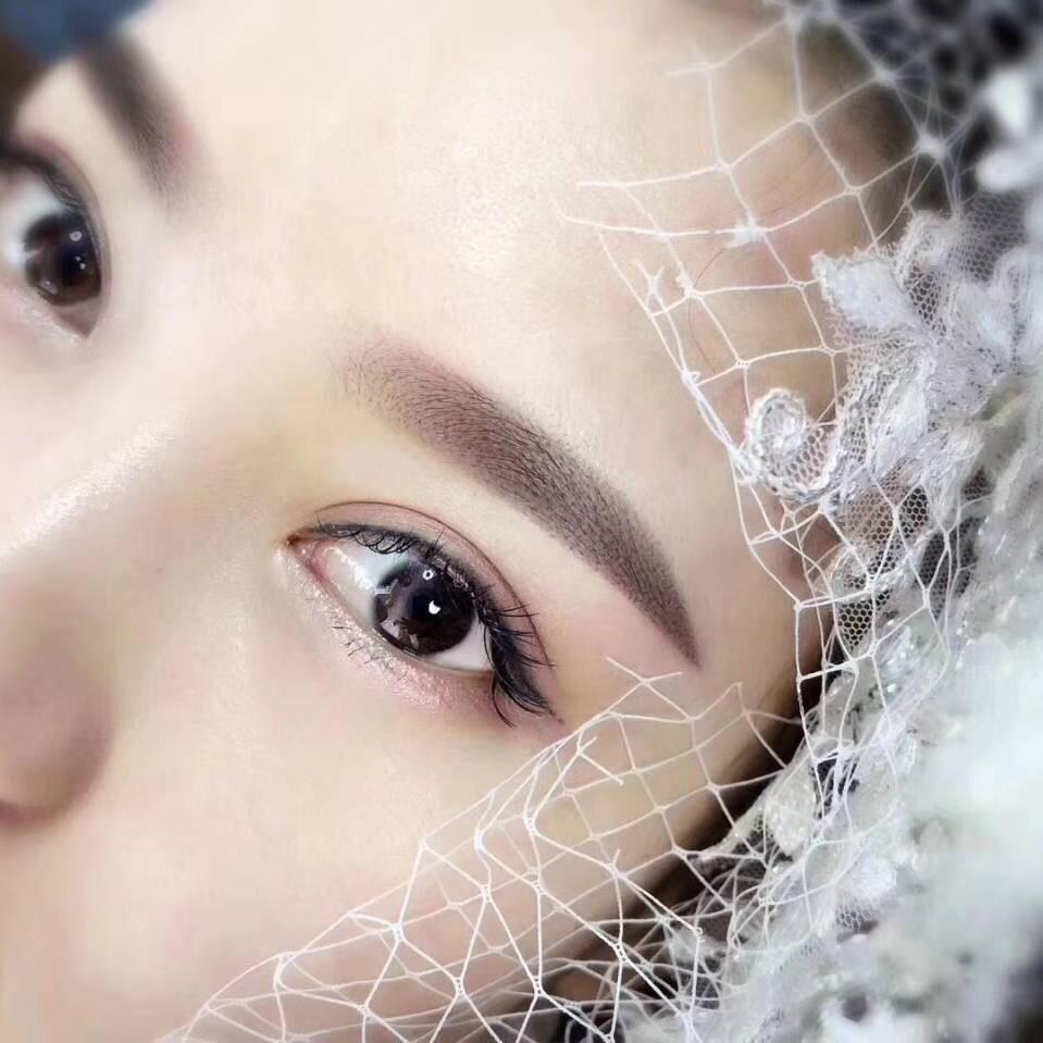 阿红眉眼唇