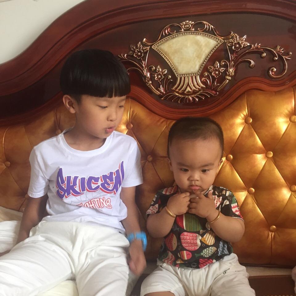 小红:
