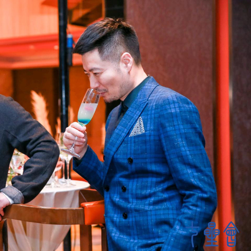 巴鲁特浙江巴鲁特服饰股份有限公司专卖店