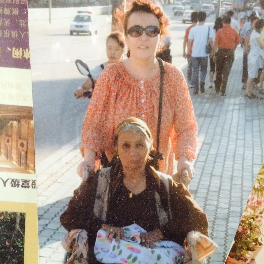 热女士