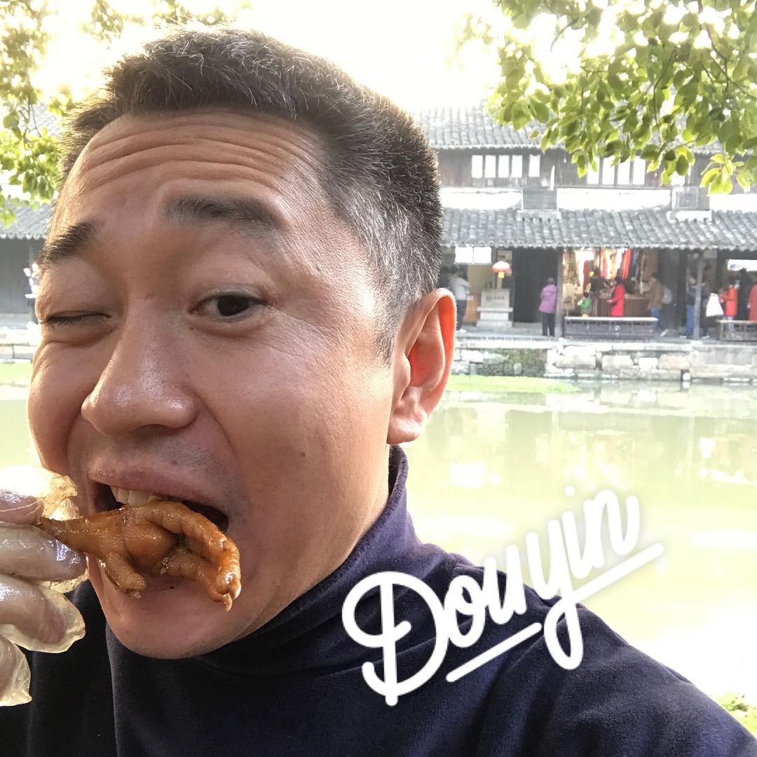 主“吃”人  麻政明