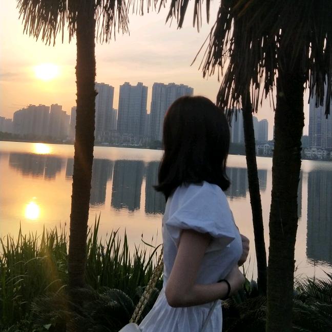 一个美少女