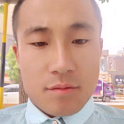 伤心的泪。是一个孤单的人。