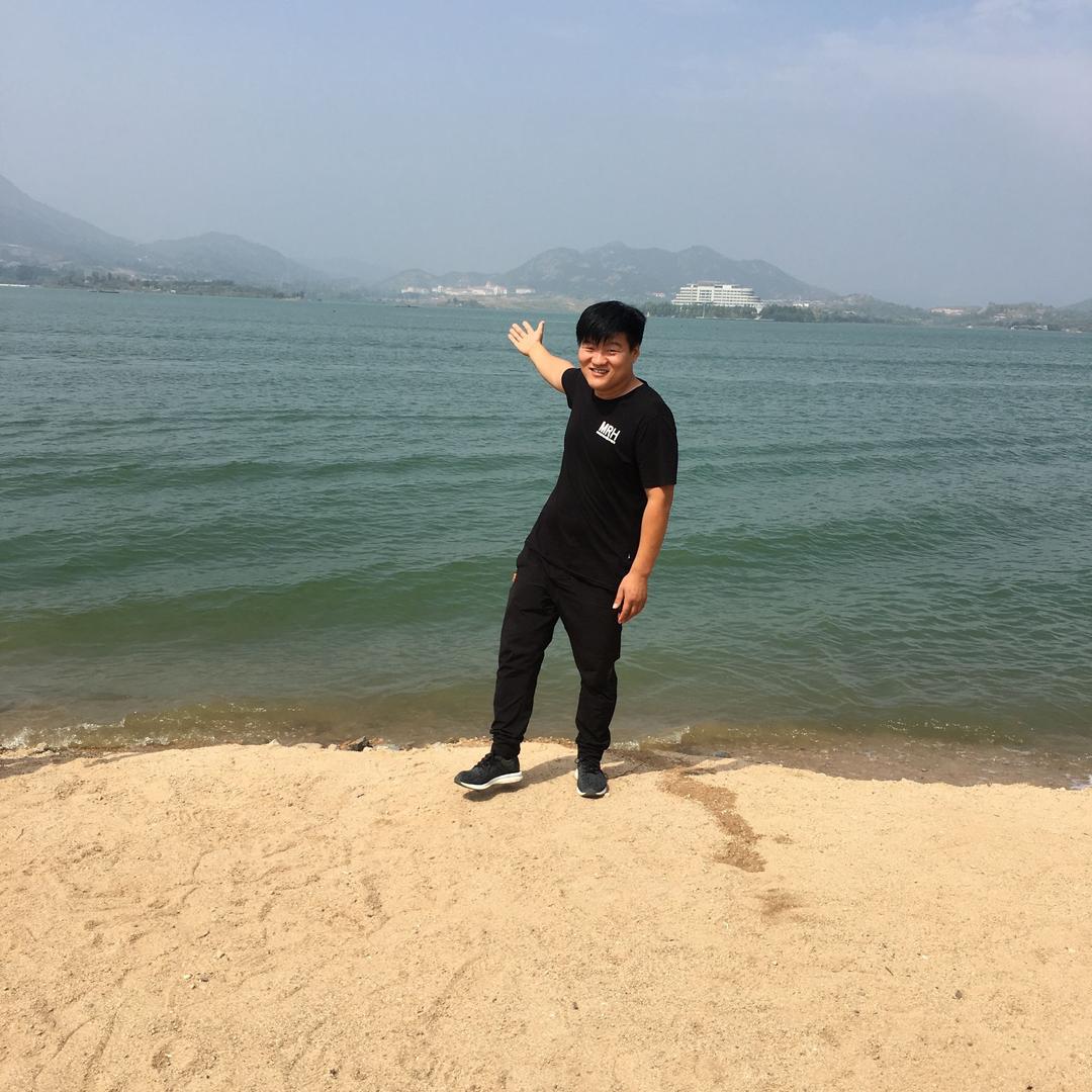 明天，你好！我叫：干不倒！