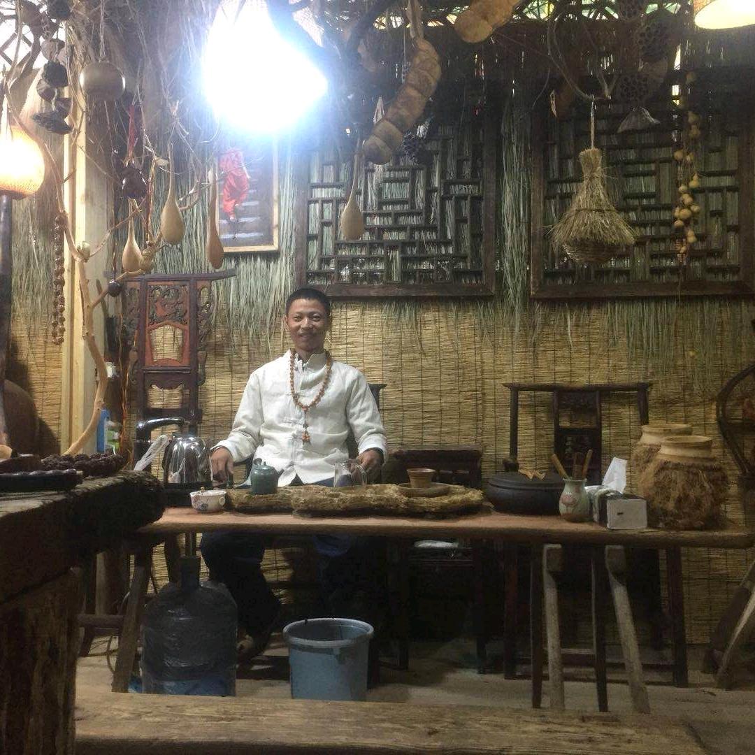 匠人小赵,贵阳云岩百艺堂木雕店