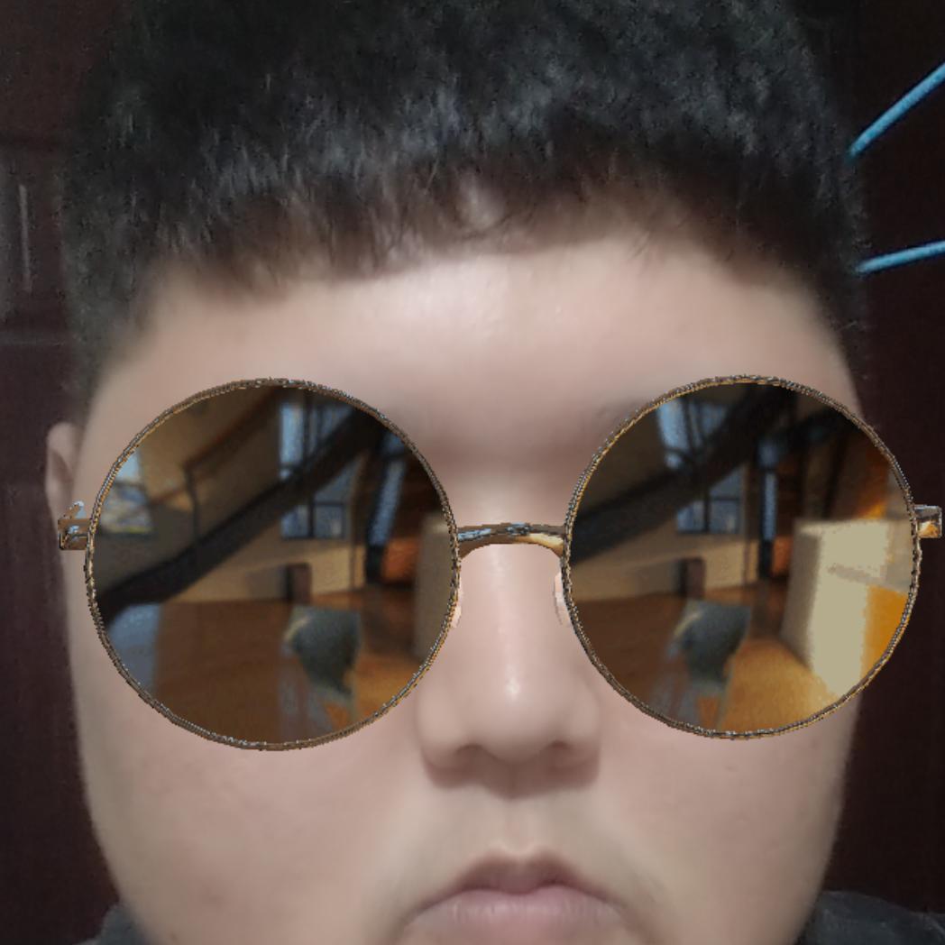 减肥的小胖男孩