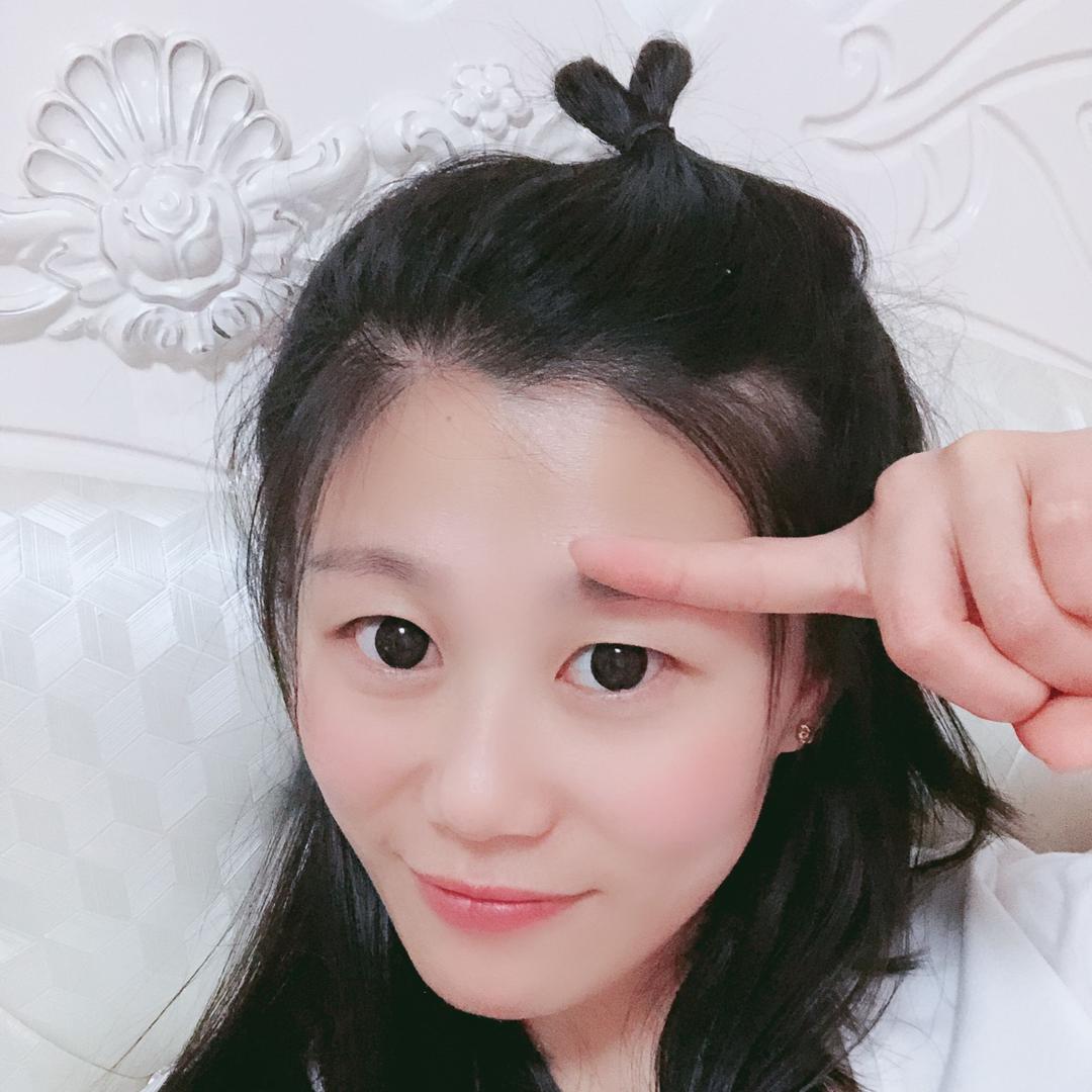 黑黑^
