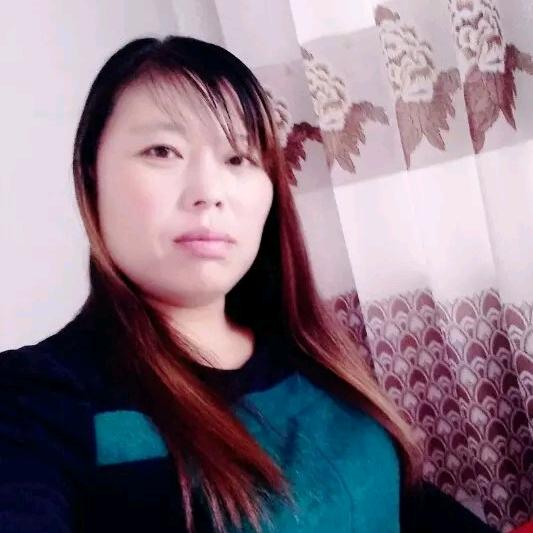 流曲果仁烤面筋串串夹馍