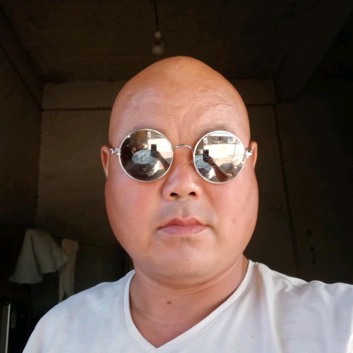 现实的光头强