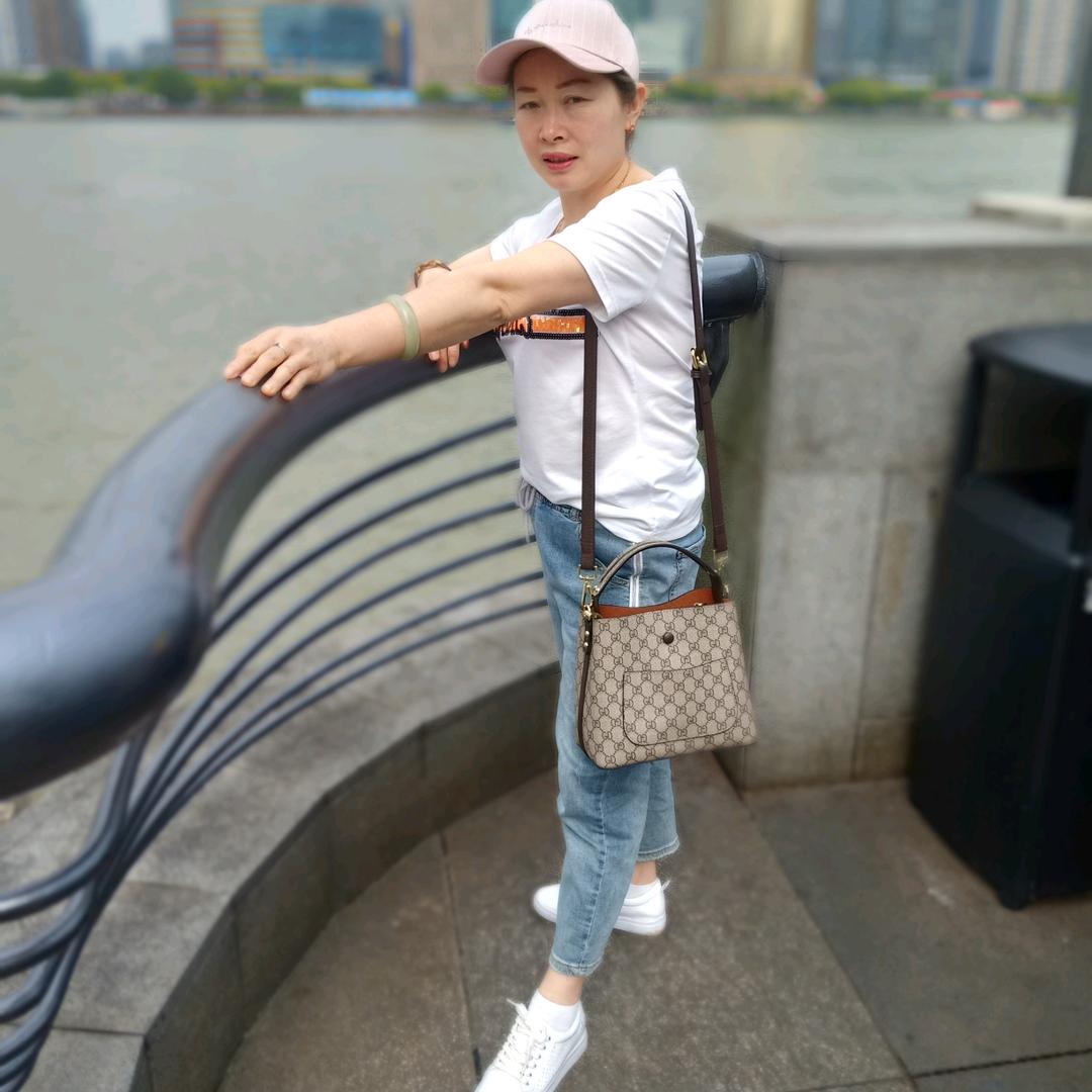 珍惜自己，关爱家人。