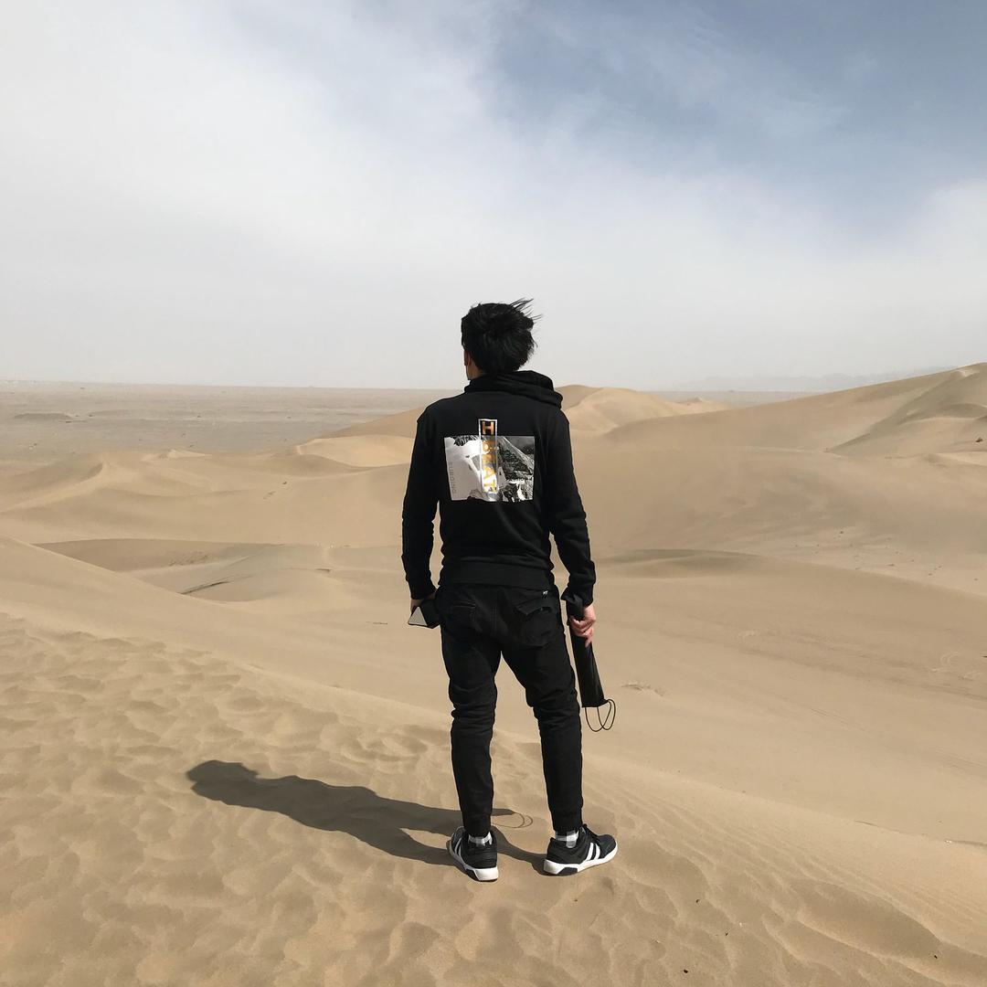 我在隐身