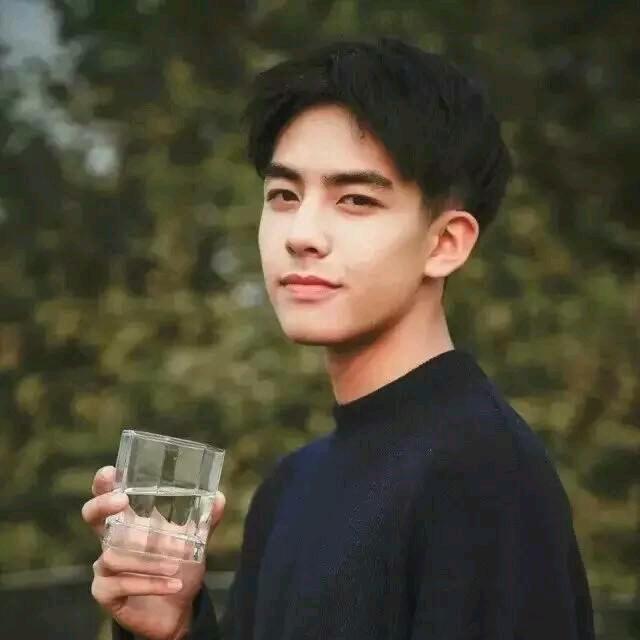 小草也要保护大树