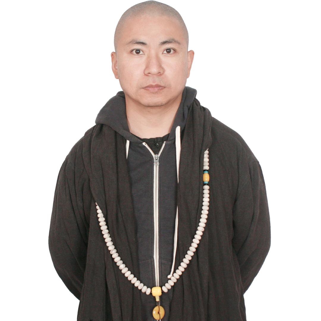 高僧云游四海广结善缘