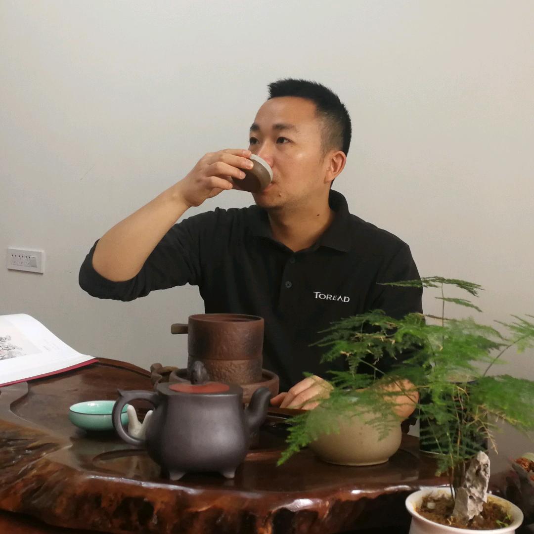 画家唐利国