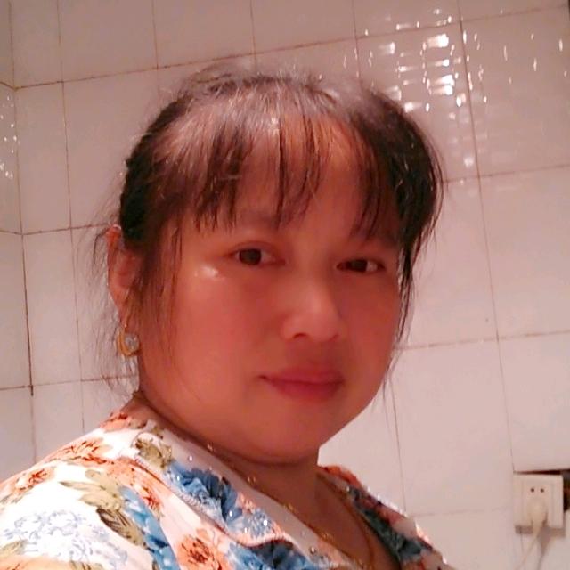 黄金秀，草
