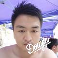 门檐下的窗