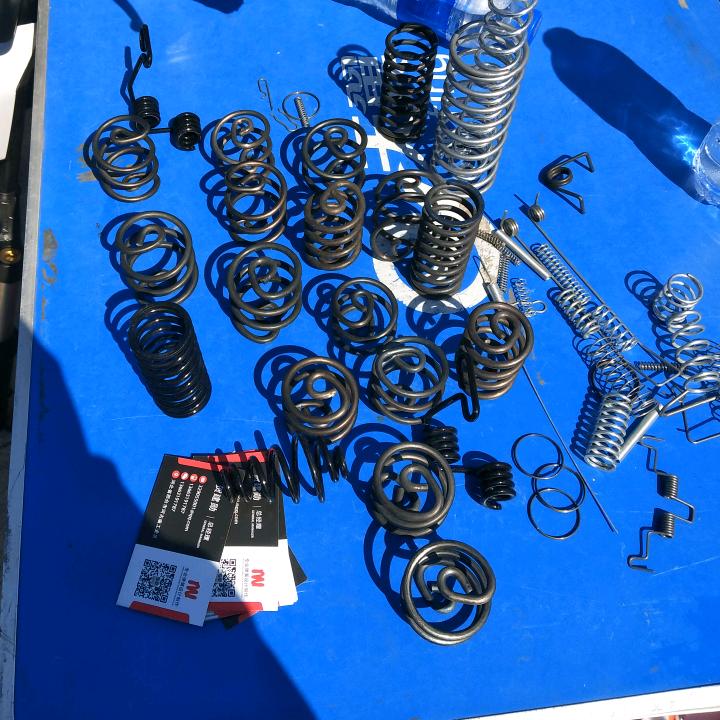 󾓭️专业生产弹簧