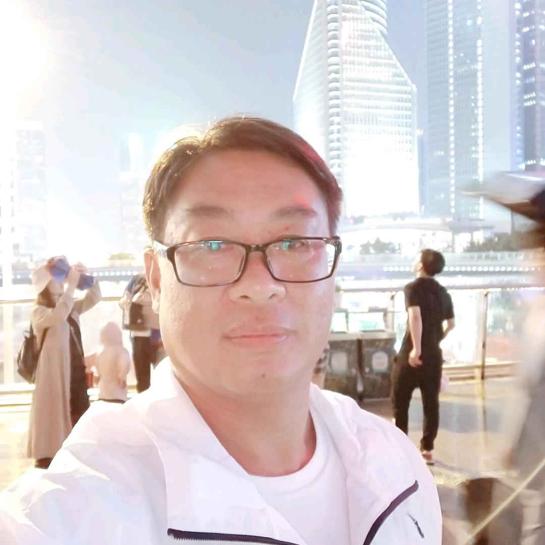 小帅哥