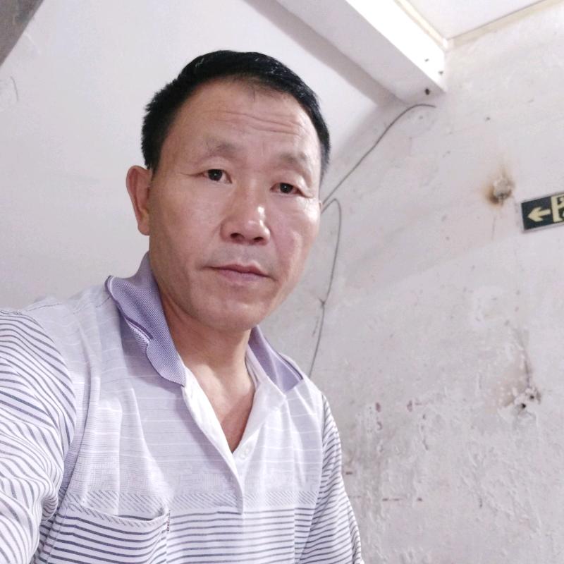 爱唱歌的60后爷爷(晚9.50开播)