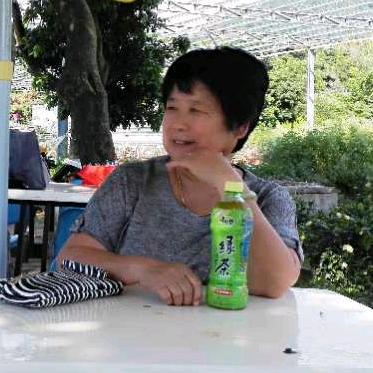 邱玉英(每天下午六点半直播。)
