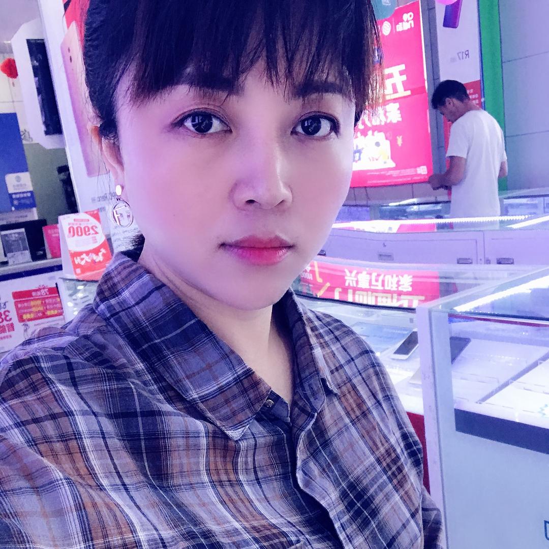 江华卖手机的娟姐姐