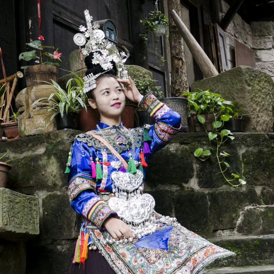 侗妹莲子
