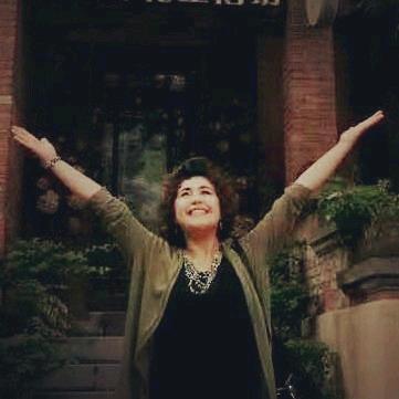 MUNIRA GHOPUR 穆尼热