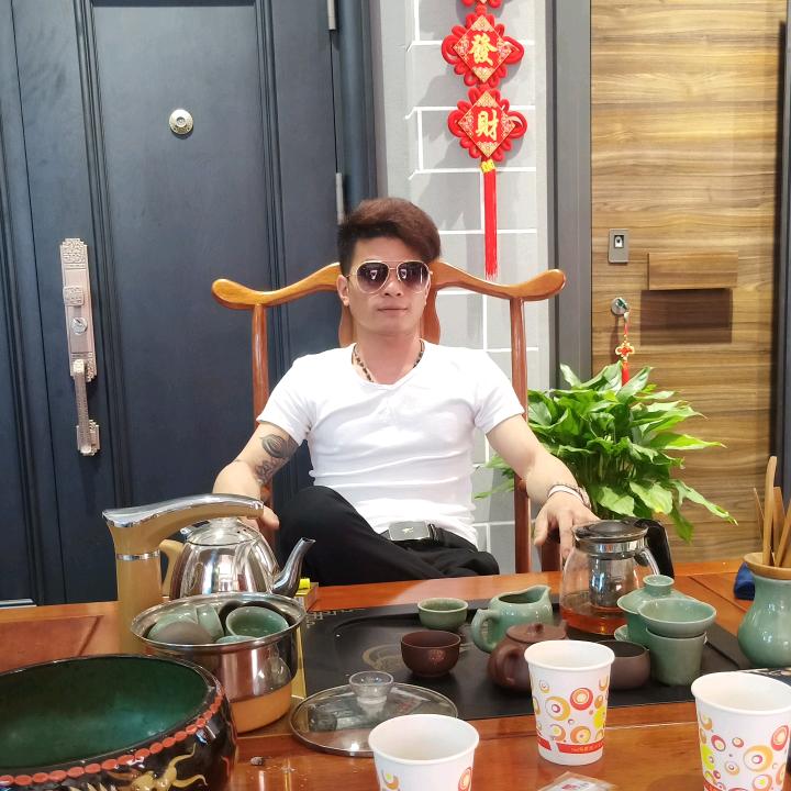 @梅府奇少（金牛门业）