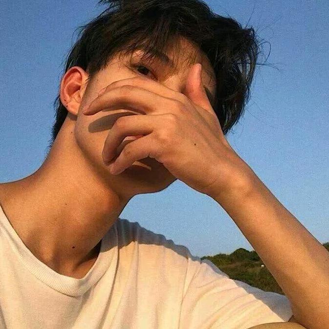 舔口奶盖.