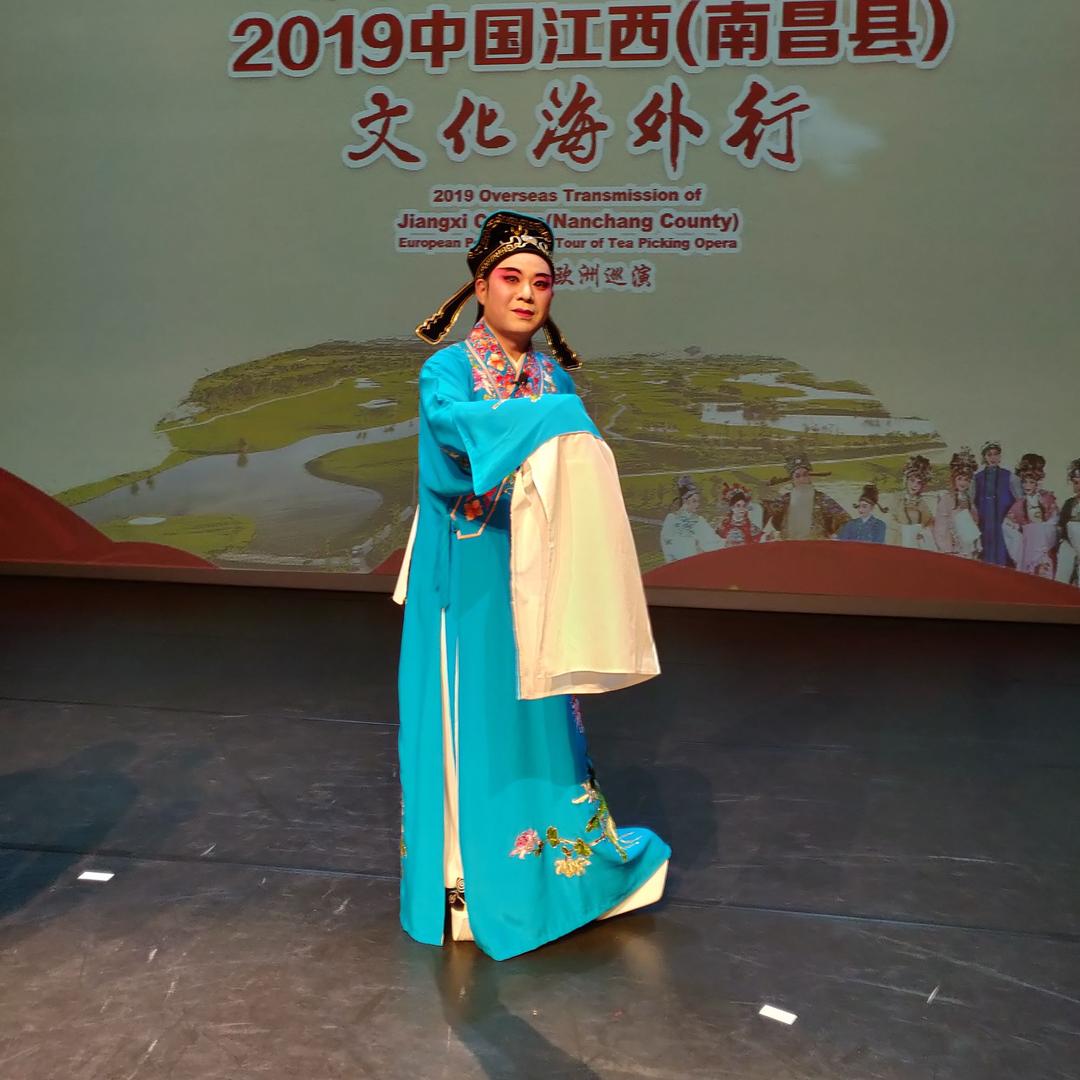 李明华