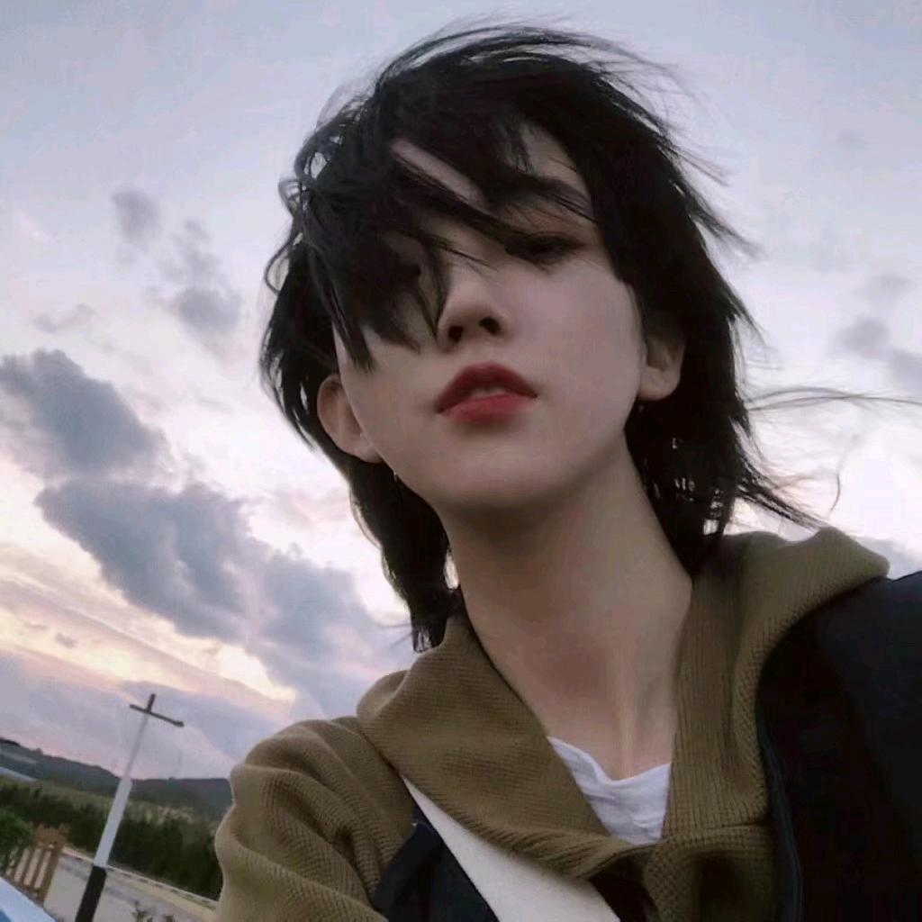 梦里看月🌙