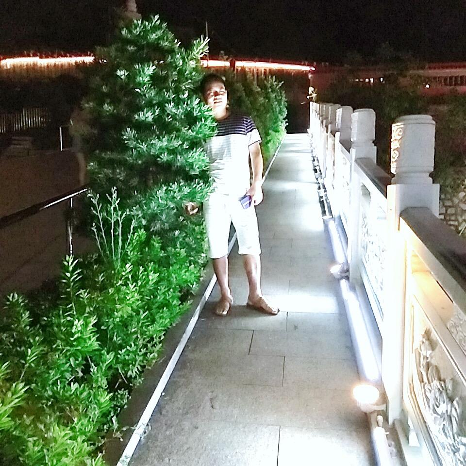 开心小帅哥