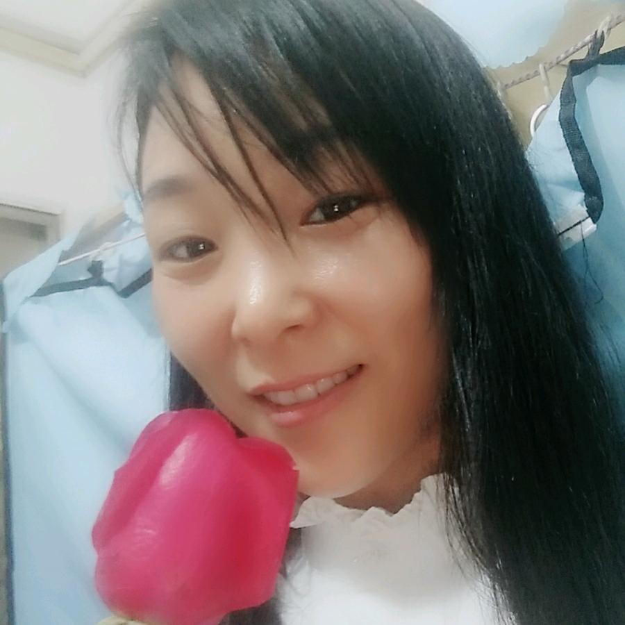 傲雪寒梅😇
