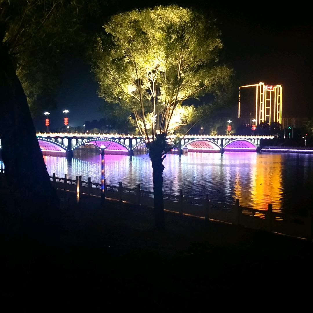 大富豪灯具城