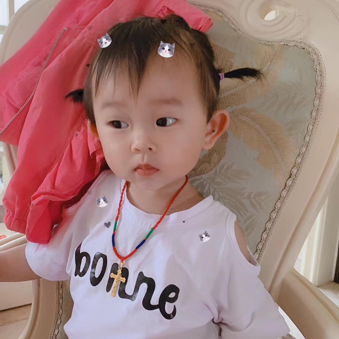 骑着蜗牛追导弹。