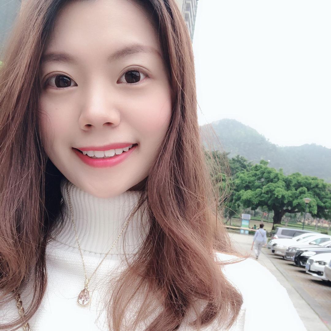 深陷温柔生活的小雨儿