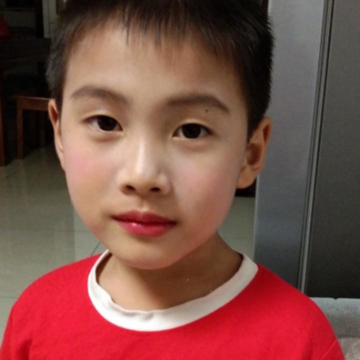 调皮的孩子，楠楠