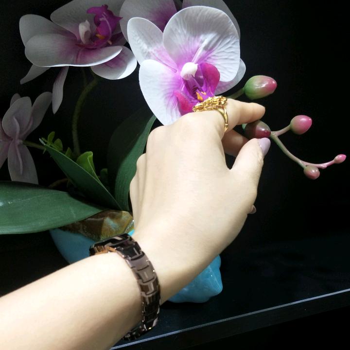 短发飘飘不及肩