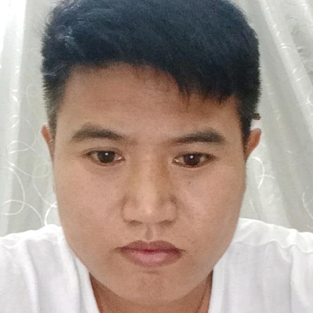 小崔找个陌生人说话。