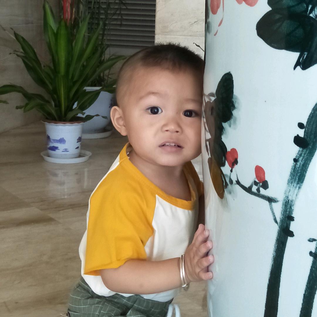 小帅哥