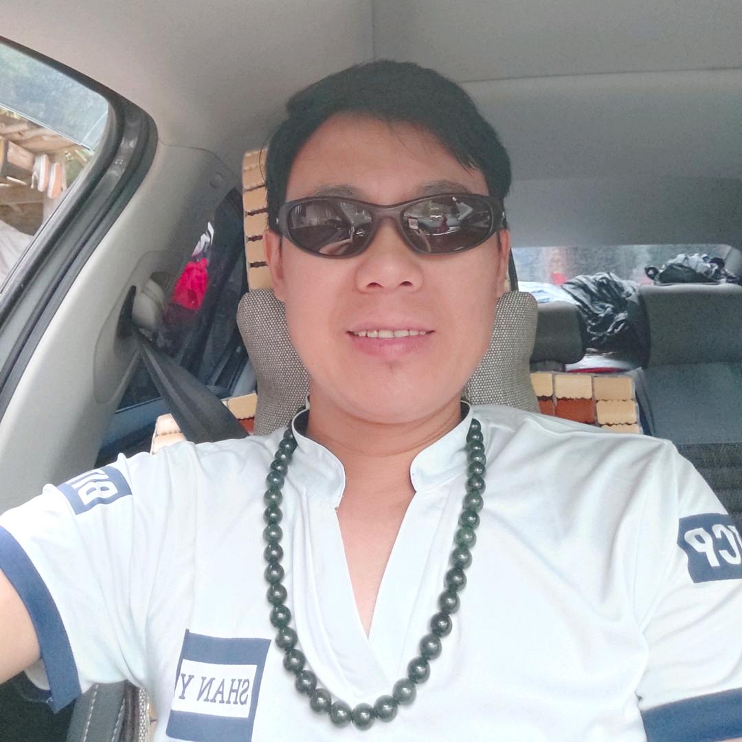 请叫我  五哥 👫