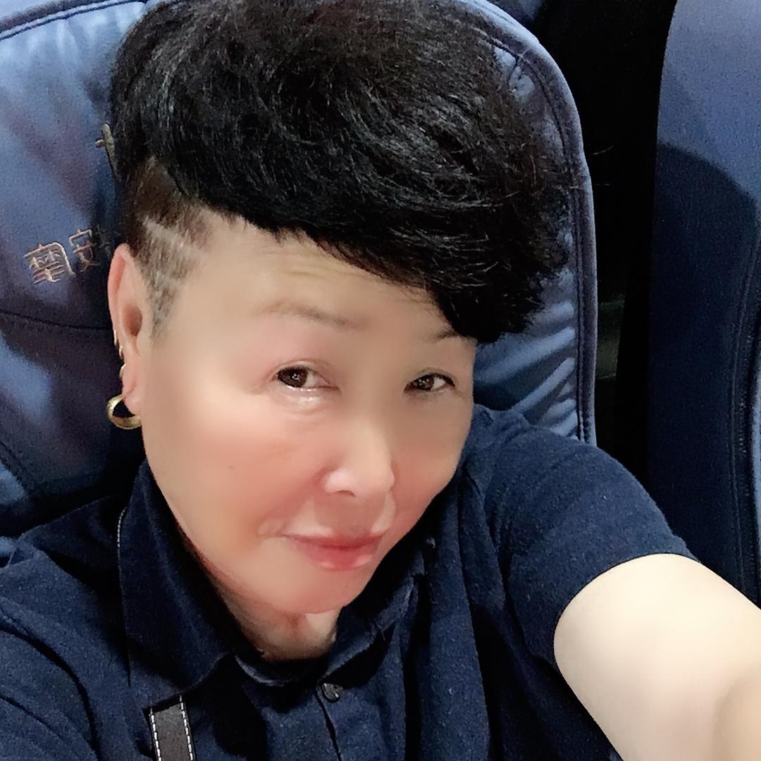 沙漠孤舟