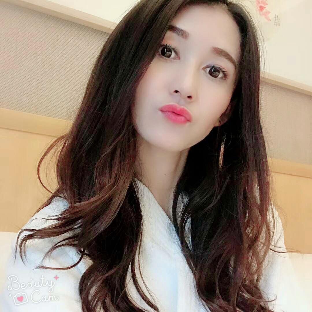 丑小鸭🦢（昌合商贸歌舞团～吖吖）